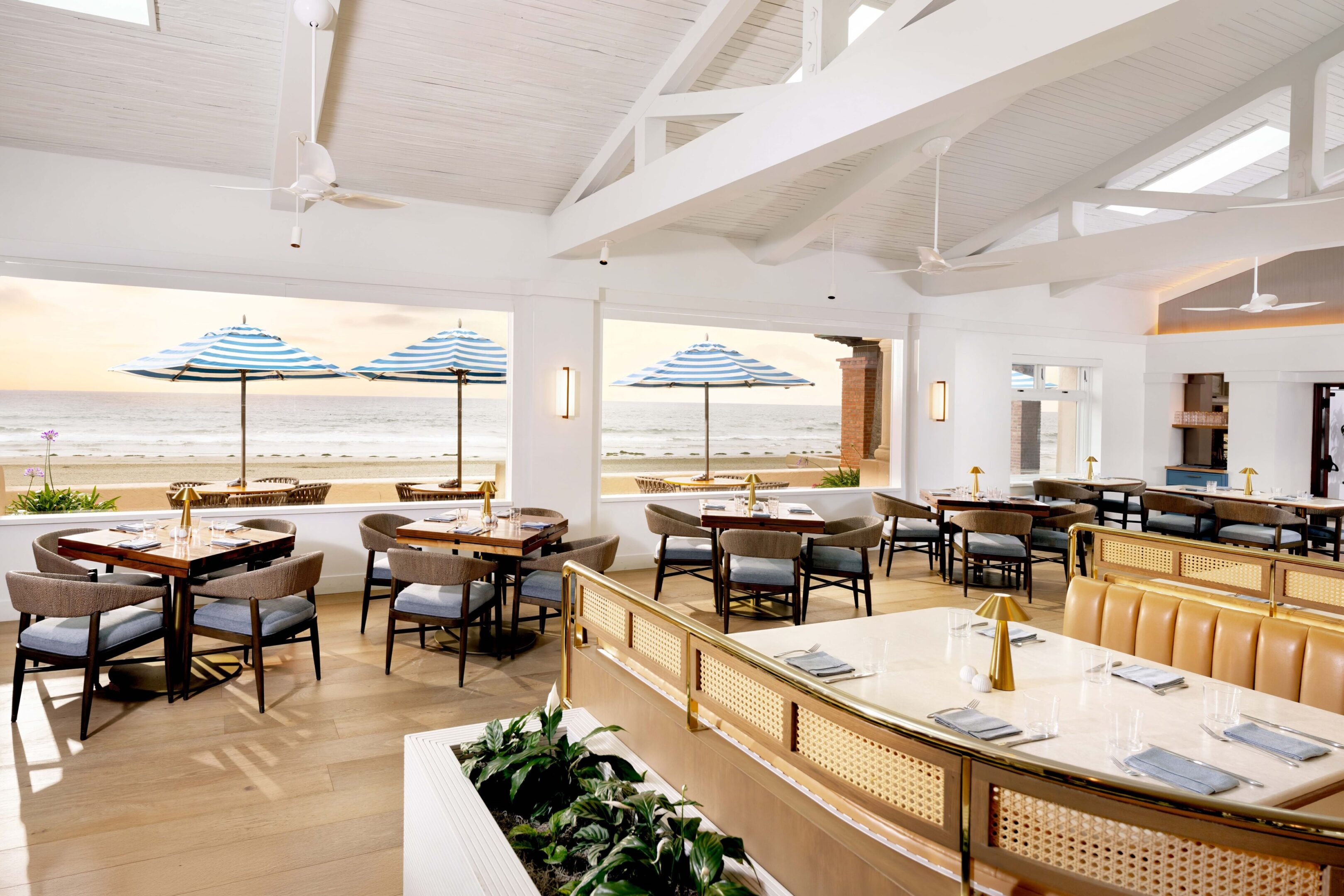 LBTC_Club_Dining_Dining_Room